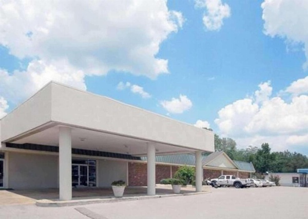 Econo Lodge Corinth image 1