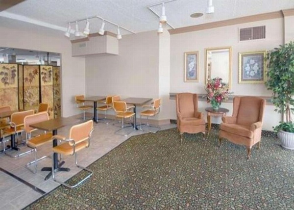 Econo Lodge Corinth image 6