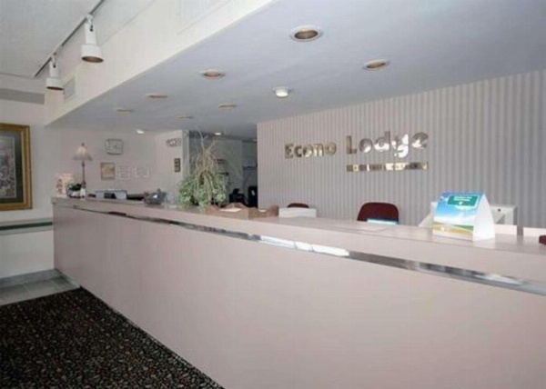 Econo Lodge Corinth image 8